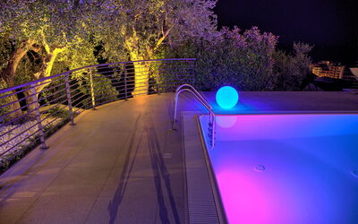 Villa Vallovaia: Piscina