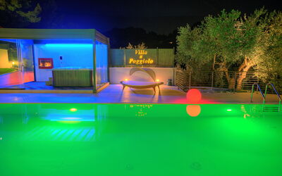 Villa Vallovaia: Piscina