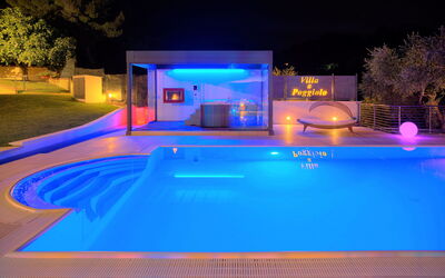 Villa Vallovaia: Piscina