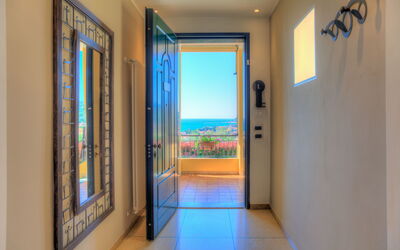 Villa Vallovaia: Main Entrance