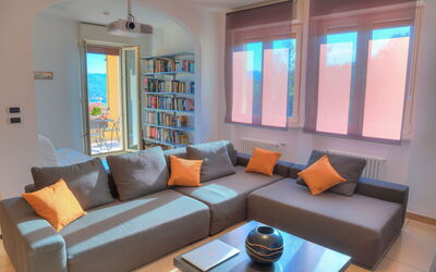 Villa Vallovaia: Living Room