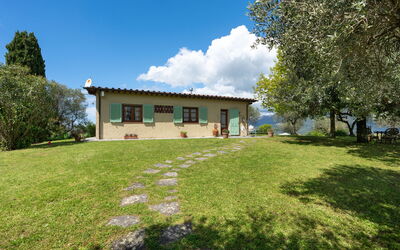 Villa Bastianella: Buitenkanten, Hoofdingang