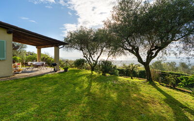 Villa Bastianella: Balkon / terras / patio, Buitenkanten, Keer bekeken, Tuin