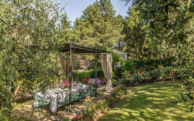 Torre Alcina: Garden