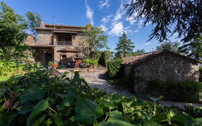 Villa Rosselli: Garden and outdoor view