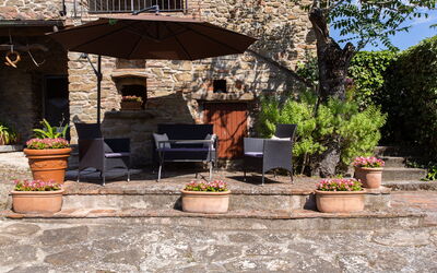 Villa Rosselli: Main entrance and outdoor view