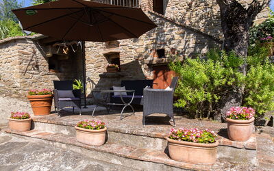 Villa Rosselli: Main entrance and outdoor view