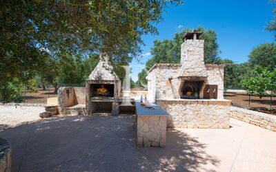 Casale Grattiglie: Balkon / terras / patio, Buitenkanten, Keuken, Voorzieningen