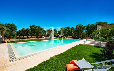 Casale Grattiglie: Buitenkanten, Tuin, Voorzieningen, zwembad