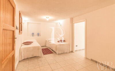 Villa Luce - Sleeps 16