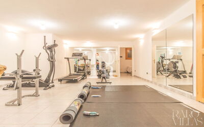 Villa Luce - Sleeps 16