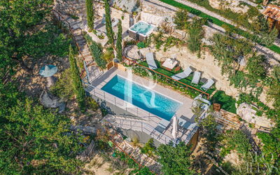 Torre Sibilla, Villa con Piscina