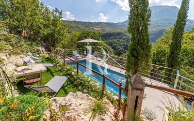 Torre Sibilla, Villa con Piscina