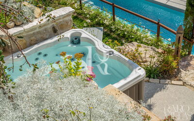 Torre Sibilla, Villa con Piscina