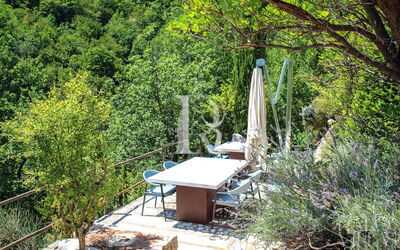 Torre Sibilla, Villa con Piscina