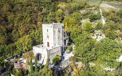 Torre Sibilla, Villa con Piscina