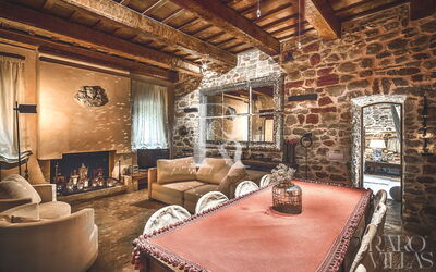 Torre Sibilla, Villa con Piscina