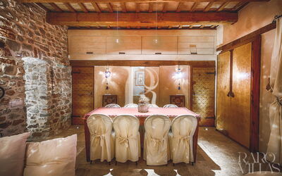 Torre Sibilla, Villa con Piscina