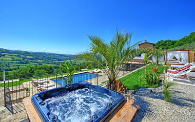 Villa Pura: Outdoor, Pool