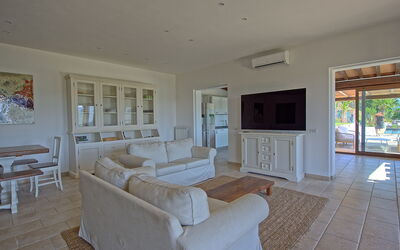 Villa Pura: Dining Room, Living Room