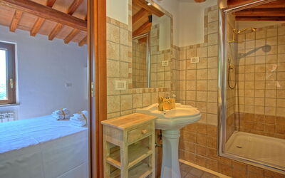 Villa Pura: Bathroom