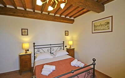 Villa Famosa: Double bedroom