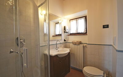 Villa Famosa: Bathroom
