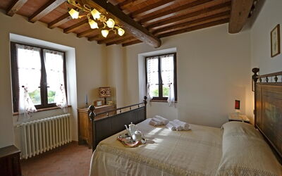 Villa Famosa: Double bedroom