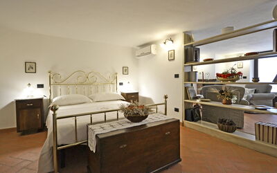 Villa Famosa: Double bedroom