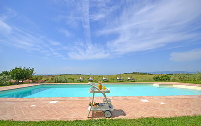Villa Famosa: Swimming pool