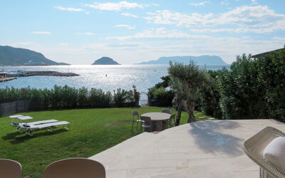 Lemonade Chalet 7