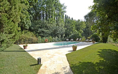 Giardino delle Ninfe: Swimming pool
