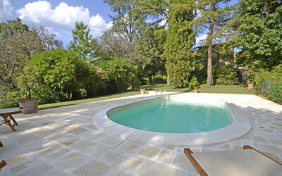 Giardino delle Ninfe: Swimming pool