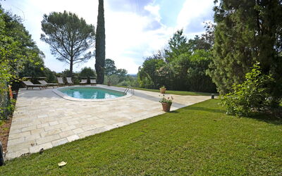 Giardino delle Ninfe: Swimming pool