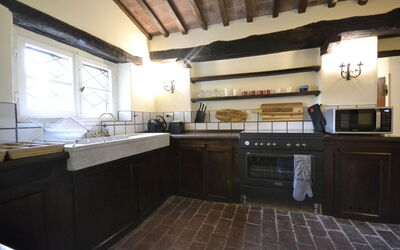 Giardino delle Ninfe: Kitchen