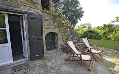 Giardino delle Ninfe: Outdoor view