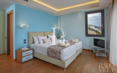 Amfitriti Luxury Villa