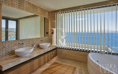 Amfitriti Luxury Villa