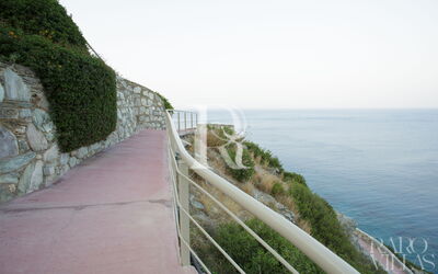 Amfitriti Luxury Villa