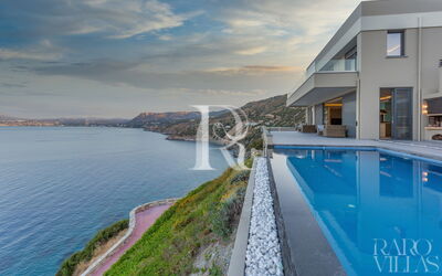 Amfitriti Luxury Villa