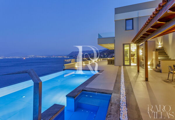 Amfitriti Luxury Villa