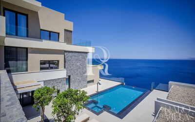 Hyperion Luxury Villa