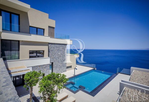 Hyperion Luxury Villa