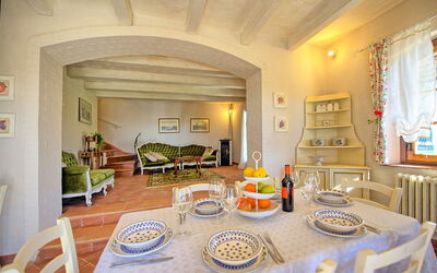 Villa Nelumbo: Dining Room, Living Room