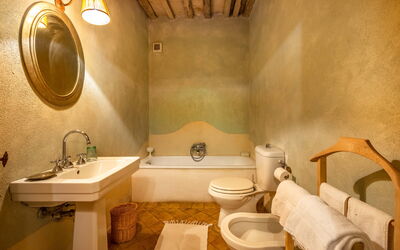 Calliope 10: Bathroom