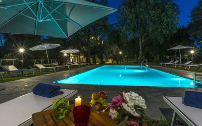 Tenuta Girifalco: Swimming Pool at night