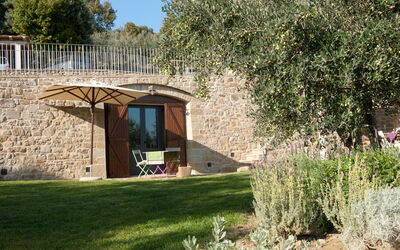 Villa Adelfa: Garden