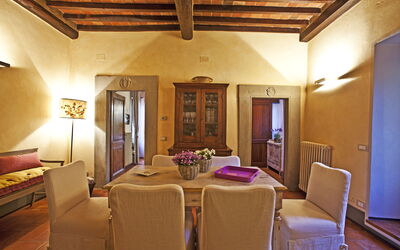 Villa Adelfa: Living room and dining room