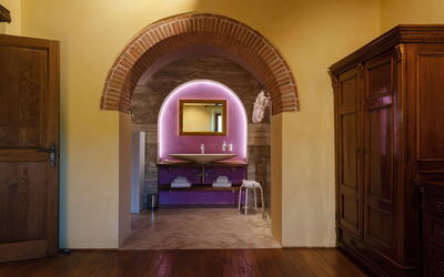 Villa Bovari: Open plan en-suite