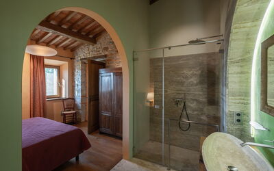 Villa Bovari: Open plan en-suite